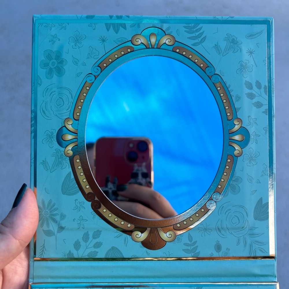 Disney Princess Belle complexion palette NEW - Picture 3 of 5